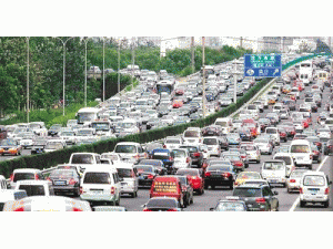 中国15城市因交通拥堵每天损失近10亿元